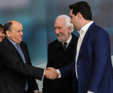 O governador Carlos Massa Ratinho Junior assina nesta segunda-feira (05), promoções e progressões da Administração Indireta: DETRAN, ADAPAR, IAPAR, EMATER, PGE, CRE, AGEPAR e Advogados do Estado. O ato acontece no Palácio Iguaçu.Curitiba, 05/08/2019