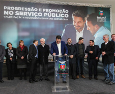 O governador Carlos Massa Ratinho Junior assina nesta segunda-feira (05), promoções e progressões da Administração Indireta: DETRAN, ADAPAR, IAPAR, EMATER, PGE, CRE, AGEPAR e Advogados do Estado. O ato acontece no Palácio Iguaçu.Curitiba, 05/08/2019