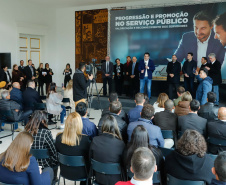 O governador Carlos Massa Ratinho Junior assina nesta segunda-feira (05), promoções e progressões da Administração Indireta: DETRAN, ADAPAR, IAPAR, EMATER, PGE, CRE, AGEPAR e Advogados do Estado. O ato acontece no Palácio Iguaçu.Curitiba, 05/08/2019