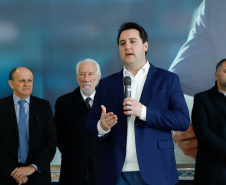O governador Carlos Massa Ratinho Junior assina nesta segunda-feira (05), promoções e progressões da Administração Indireta: DETRAN, ADAPAR, IAPAR, EMATER, PGE, CRE, AGEPAR e Advogados do Estado. O ato acontece no Palácio Iguaçu.Curitiba, 05/08/2019