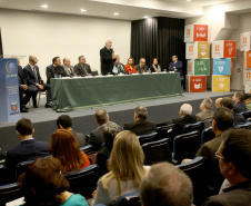 O Governo do Paraná e a Organização para Cooperação e Desenvolvimento Econômico (OCDE), organização internacional de 36 países, começaram a trabalhar em conjunto nesta segunda-feira (5) para acelerar a implementação dos 17 Objetivos de Desenvolvimento Sustentável (ODS) propostos pela Organização das Nações Unidas (ONU) para a Agenda 2030. O vice-governador Darci Piana disse que o Governo estrutura todo o seu planejamento em função dos ODS. 