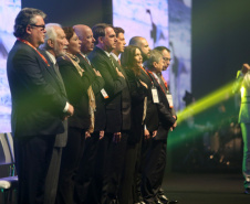 O vice-governador Darci Piana participou nesta terça-feira (8), em São Paulo, da abertura do 29º Congresso e ExpoFenabrave, o maior evento do segmento de distribuição de veículos da América Latina e o segundo maior do mundo. A feira, promovida pela Federação Nacional da Distribuição de Veículos Automotores (Fenabrave), contou com a presença do presidente Jair Bolsonaro. Foto: Divulgação/Vice-governadoria