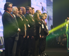 O vice-governador Darci Piana participou nesta terça-feira (8), em São Paulo, da abertura do 29º Congresso e ExpoFenabrave, o maior evento do segmento de distribuição de veículos da América Latina e o segundo maior do mundo. A feira, promovida pela Federação Nacional da Distribuição de Veículos Automotores (Fenabrave), contou com a presença do presidente Jair Bolsonaro. Foto: Divulgação/Vice-governadoria