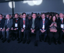 O vice-governador Darci Piana participou nesta terça-feira (8), em São Paulo, da abertura do 29º Congresso e ExpoFenabrave, o maior evento do segmento de distribuição de veículos da América Latina e o segundo maior do mundo. A feira, promovida pela Federação Nacional da Distribuição de Veículos Automotores (Fenabrave), contou com a presença do presidente Jair Bolsonaro. Foto: Divulgação/Vice-governadoria