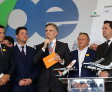 O Paraná passa a ter a maior malha aeroviária do País com o início nesta quarta-feira (07) do programa Voe Paraná. O novo pacote aéreo regional foi lançado pelo governador Carlos Massa Ratinho Junior no Aeroporto do Bacacheri, em Curitiba, e vai atender 12 cidades, de todas as regiões do Estado.Foto Gilson Abreu AENPr