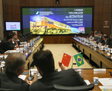 O governador Carlos Massa Ratinho Junior e técnicos da Secretaria de Infraestrutura e Logística apresentaram nesta quarta-feira (7) ao grupo China Merchants projetos ferroviários de curto, médio e longo prazos no Paraná