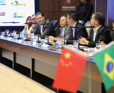 O governador Carlos Massa Ratinho Junior e técnicos da Secretaria de Infraestrutura e Logística apresentaram nesta quarta-feira (7) ao grupo China Merchants projetos ferroviários de curto, médio e longo prazos no Paraná