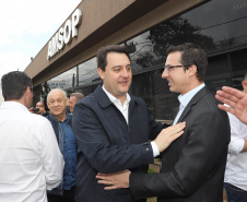 O governador Carlos Massa Ratinho Junior reúne-se com prefeitos na sede da Associação dos Municípios do Sudoeste do Paraná (Amsop), em Francisco Beltrão e assina autorização para licitações de obras para a infraestrutura urbana