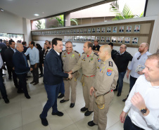 O governador Carlos Massa Ratinho Junior reúne-se com prefeitos na sede da Associação dos Municípios do Sudoeste do Paraná (Amsop), em Francisco Beltrão e assina autorização para licitações de obras para a infraestrutura urbana