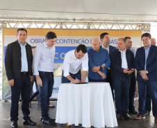 O governador Carlos Massa Ratinho Junior reúne-se com prefeitos na sede da Associação dos Municípios do Sudoeste do Paraná (Amsop), em Francisco Beltrão e assina autorização para licitações de obras para a infraestrutura urbana