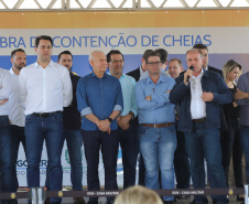 O governador Carlos Massa Ratinho Junior reúne-se com prefeitos na sede da Associação dos Municípios do Sudoeste do Paraná (Amsop), em Francisco Beltrão e assina autorização para licitações de obras para a infraestrutura urbana