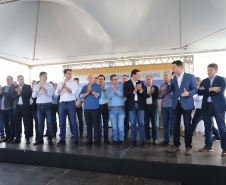 O governador Carlos Massa Ratinho Junior reúne-se com prefeitos na sede da Associação dos Municípios do Sudoeste do Paraná (Amsop), em Francisco Beltrão e assina autorização para licitações de obras para a infraestrutura urbana