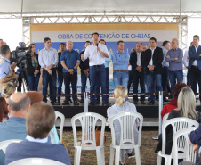 O governador Carlos Massa Ratinho Junior reúne-se com prefeitos na sede da Associação dos Municípios do Sudoeste do Paraná (Amsop), em Francisco Beltrão e assina autorização para licitações de obras para a infraestrutura urbana