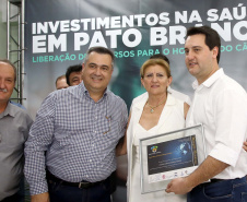 O governador Carlos Massa Ratinho Junior autorizou nesta quarta-feira (8), em Pato Branco, o repasse de R$ 565 mil para aquisição de equipamentos e acessórios para o setor de radiologia do Hospital do Câncer da cidade.