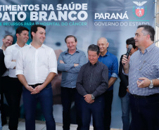 O governador Carlos Massa Ratinho Junior autorizou nesta quarta-feira (8), em Pato Branco, o repasse de R$ 565 mil para aquisição de equipamentos e acessórios para o setor de radiologia do Hospital do Câncer da cidade.