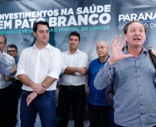 O governador Carlos Massa Ratinho Junior autorizou nesta quarta-feira (8), em Pato Branco, o repasse de R$ 565 mil para aquisição de equipamentos e acessórios para o setor de radiologia do Hospital do Câncer da cidade.