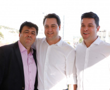 O governador Carlos Massa Ratinho Junior autorizou nesta quarta-feira (8), em Pato Branco, o repasse de R$ 565 mil para aquisição de equipamentos e acessórios para o setor de radiologia do Hospital do Câncer da cidade.