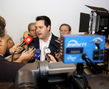 O governador Carlos Massa Ratinho Junior autorizou nesta quinta-feira (8), em Pato Branco, o repasse de R$ 20 milhões para a construção do novo prédio da prefeitura da cidade. O convênio prevê R$ 6 milhões de contrapartida municipal. 