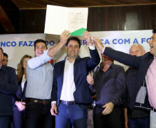 O governador Carlos Massa Ratinho Junior autorizou nesta quinta-feira (8), em Pato Branco, o repasse de R$ 20 milhões para a construção do novo prédio da prefeitura da cidade. O convênio prevê R$ 6 milhões de contrapartida municipal. 