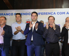 O governador Carlos Massa Ratinho Junior autorizou nesta quinta-feira (8), em Pato Branco, o repasse de R$ 20 milhões para a construção do novo prédio da prefeitura da cidade. O convênio prevê R$ 6 milhões de contrapartida municipal. 