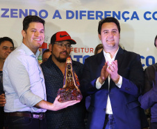 O governador Carlos Massa Ratinho Junior autorizou nesta quinta-feira (8), em Pato Branco, o repasse de R$ 20 milhões para a construção do novo prédio da prefeitura da cidade. O convênio prevê R$ 6 milhões de contrapartida municipal. 