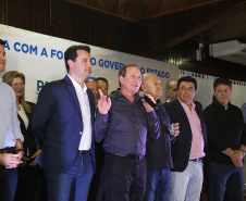 O governador Carlos Massa Ratinho Junior autorizou nesta quinta-feira (8), em Pato Branco, o repasse de R$ 20 milhões para a construção do novo prédio da prefeitura da cidade. O convênio prevê R$ 6 milhões de contrapartida municipal. 