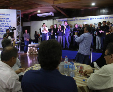 O governador Carlos Massa Ratinho Junior autorizou nesta quinta-feira (8), em Pato Branco, o repasse de R$ 20 milhões para a construção do novo prédio da prefeitura da cidade. O convênio prevê R$ 6 milhões de contrapartida municipal. 