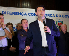 O governador Carlos Massa Ratinho Junior autorizou nesta quinta-feira (8), em Pato Branco, o repasse de R$ 20 milhões para a construção do novo prédio da prefeitura da cidade. O convênio prevê R$ 6 milhões de contrapartida municipal. 