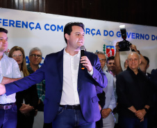 O governador Carlos Massa Ratinho Junior autorizou nesta quinta-feira (8), em Pato Branco, o repasse de R$ 20 milhões para a construção do novo prédio da prefeitura da cidade. O convênio prevê R$ 6 milhões de contrapartida municipal. 