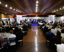 O governador Carlos Massa Ratinho Junior autorizou nesta quinta-feira (8), em Pato Branco, o repasse de R$ 20 milhões para a construção do novo prédio da prefeitura da cidade. O convênio prevê R$ 6 milhões de contrapartida municipal. 