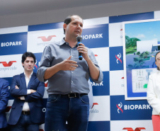 O Biopark - Parque Científico e Tecnológico de Biociências de Toledo, no Oeste do Estado, vai ganhar um Complexo Hospitalar e de Saúde. O governador Carlos Massa Ratinho Junior participou nesta sexta-feira (9) do anúncio do empreendimento, que pertence ao grupo Sempre Vida e vai unir o atendimento na saúde ao desenvolvimento de pesquisas e inovação.