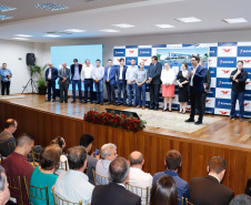 O Biopark - Parque Científico e Tecnológico de Biociências de Toledo, no Oeste do Estado, vai ganhar um Complexo Hospitalar e de Saúde. O governador Carlos Massa Ratinho Junior participou nesta sexta-feira (9) do anúncio do empreendimento, que pertence ao grupo Sempre Vida e vai unir o atendimento na saúde ao desenvolvimento de pesquisas e inovação.