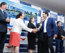 O Biopark - Parque Científico e Tecnológico de Biociências de Toledo, no Oeste do Estado, vai ganhar um Complexo Hospitalar e de Saúde. O governador Carlos Massa Ratinho Junior participou nesta sexta-feira (9) do anúncio do empreendimento, que pertence ao grupo Sempre Vida e vai unir o atendimento na saúde ao desenvolvimento de pesquisas e inovação.