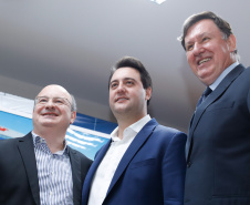 O Biopark - Parque Científico e Tecnológico de Biociências de Toledo, no Oeste do Estado, vai ganhar um Complexo Hospitalar e de Saúde. O governador Carlos Massa Ratinho Junior participou nesta sexta-feira (9) do anúncio do empreendimento, que pertence ao grupo Sempre Vida e vai unir o atendimento na saúde ao desenvolvimento de pesquisas e inovação.