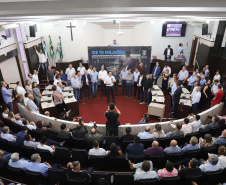 O governador Carlos Massa Ratinho Junior participa nesta sexta-feira (09), em na câmara de Toledo, a liberação de recursos para municípios da região Oeste. Participaram: prefeito de Toledo, Lucio De Marchi; secretário Chefe da Casa Civil, Guto Silva; de Desenvolvimento Urbano, João Carlos Ortega; do Planejamento, Valdemar Jorge e da Infraestrutura e Logística, Sandro Alex; deputados e demais autoridades.Toledo, 09-08-19.Foto: Arnaldo Alves / ANPr.