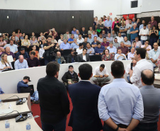 O governador Carlos Massa Ratinho Junior participa nesta sexta-feira (09), em na câmara de Toledo, a liberação de recursos para municípios da região Oeste. Participaram: prefeito de Toledo, Lucio De Marchi; secretário Chefe da Casa Civil, Guto Silva; de Desenvolvimento Urbano, João Carlos Ortega; do Planejamento, Valdemar Jorge e da Infraestrutura e Logística, Sandro Alex; deputados e demais autoridades.Toledo, 09-08-19.Foto: Arnaldo Alves / ANPr.