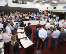 O governador Carlos Massa Ratinho Junior participa nesta sexta-feira (09), em na câmara de Toledo, a liberação de recursos para municípios da região Oeste. Participaram: prefeito de Toledo, Lucio De Marchi; secretário Chefe da Casa Civil, Guto Silva; de Desenvolvimento Urbano, João Carlos Ortega; do Planejamento, Valdemar Jorge e da Infraestrutura e Logística, Sandro Alex; deputados e demais autoridades.Toledo, 09-08-19.Foto: Arnaldo Alves / ANPr.