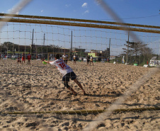 Os Jogos de Natureza e Aventura foram abertos oficialmente neste sábado (10), em Matinhos, com vários shows que animaram o público. O governador Carlos Massa Ratinho Junior esteve no local e reforçou a opção de fazer do turismo, especialmente no Litoral, um dos pilares do desenvolvimento econômico e social do Paraná. Foto: José Fernando Ogura/AEN