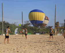 Os Jogos de Natureza e Aventura foram abertos oficialmente neste sábado (10), em Matinhos, com vários shows que animaram o público. O governador Carlos Massa Ratinho Junior esteve no local e reforçou a opção de fazer do turismo, especialmente no Litoral, um dos pilares do desenvolvimento econômico e social do Paraná. Foto: José Fernando Ogura/AEN