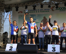 Os Jogos de Natureza e Aventura foram abertos oficialmente neste sábado (10), em Matinhos, com vários shows que animaram o público. O governador Carlos Massa Ratinho Junior esteve no local e reforçou a opção de fazer do turismo, especialmente no Litoral, um dos pilares do desenvolvimento econômico e social do Paraná. Foto: José Fernando Ogura/AEN