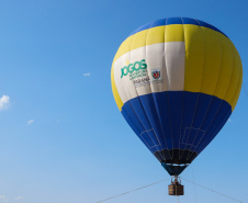 Os Jogos de Natureza e Aventura foram abertos oficialmente neste sábado (10), em Matinhos, com vários shows que animaram o público. O governador Carlos Massa Ratinho Junior esteve no local e reforçou a opção de fazer do turismo, especialmente no Litoral, um dos pilares do desenvolvimento econômico e social do Paraná.