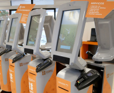 A rede credenciada pela Copel para o recebimento da conta de luz ultrapassou a marca dos mil pontos comerciais, entre eles farmácias, supermercados e mercearias. Os novos convênios complementam a cobertura já garantida por 15 redes bancárias, e incluem ainda um agente virtual que recebe a conta de luz em débito e crédito (www.adeusfila.com.br). Foto: Divulgação/Copel