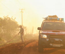 O Corpo de Bombeiros do Paraná reforçou o trabalho preventivo e de comunicação que desenvolve em todas as suas sedes regionais sobre os cuidados para evitar incêndios. O inverno é o período do ano que costuma registrar aumento no número de queimadas nas vegetações em função do clima seco, falta de chuvas e ventos fortes.