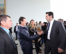 O governador Carlos Massa Ratinho Junior e o diretor do Detran, Cezar Kogut, autorizam repasse do Detran para municípios realizarem obras de sinalização nas cidades.Curitiba, 14-08-19Foto: Arnaldo Alves / ANPr.