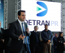O governador Carlos Massa Ratinho Junior assinou nesta quarta-feira (14), no Palácio Iguaçu, a liberação de R$ 6 milhões para obras de sinalização viária em 39 cidades paranaenses. A iniciativa faz parte de um programa do Departamento de Trânsito do Paraná (Detran-PR) para regulamentar a circulação de veículos e pedestres.