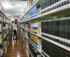 Uma exposição que reúne documentos, livros e fotos históricas está sendo organizada pela biblioteca da Procuradoria-Geral do Estado para comemorar os 70 anos do setor. Além de falar da biblioteca em si, a exposição conta um pouco da história e a importância da Procuradoria no âmbito estadual. Foto: Jaelson Lucas/AEN