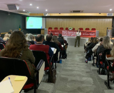 Secretaria da Saúde do Paraná e ANVISA discutem as boas práticas no ciclo do sangue. Foto: Divulgação/SESA