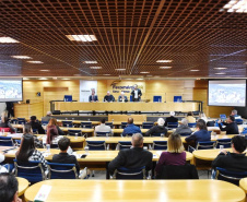 A Secretaria de Estado do Desenvolvimento Sustentável e do Turismo
promoveu nessa terça e quarta-feira (13 e 14), em São Paulo e Curitiba,
Roadshows (exposições itinerantes) para apresentar as oportunidades de
negócio que o Parque Estadual de Vila Velha tem em relação à natureza, ao
turismo e à economia. O público-alvo são investidores.Foto: Denis Ferreira Netto/SEDEST
