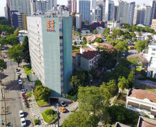 A eficiência operacional da Copel é um dos principais destaques do balanço financeiro do segundo trimestre da companhia. O foco em uma gestão rígida de custos, na melhoria dos processos e no incentivo à inovação transpareceu em indicadores positivos nos primeiros seis meses de 2019. Os resultados financeiros da empresa foram divulgados ao mercado nesta quarta (14). Divulgação/Copel