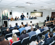 O Corredor de Exportação do Porto de Paranaguá, sistema por onde são movimentados grãos e farelos, será remodelado e modernizado para atender a crescente demanda do agronegócio paranaense. A estrutura foi construída ainda na década de 1970. Nesta quinta-feira (15), o governador Carlos Massa Ratinho Junior esteve em Paranaguá e autorizou a licitação do projeto básico das obras.